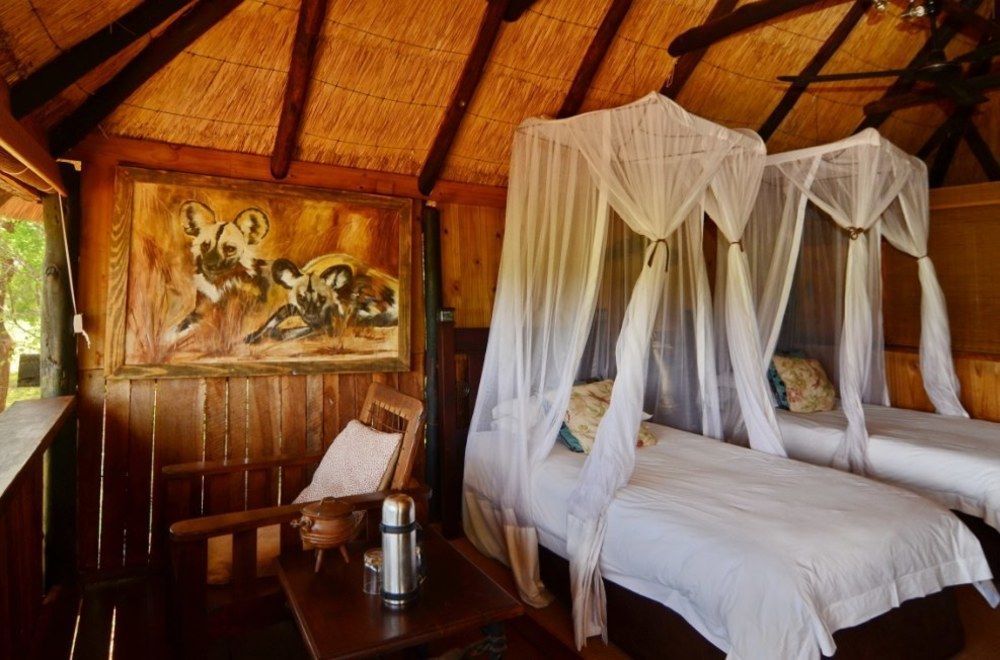 Ivory Lodge Dete Buitenkant foto