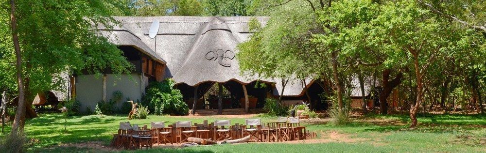 Ivory Lodge Dete Buitenkant foto