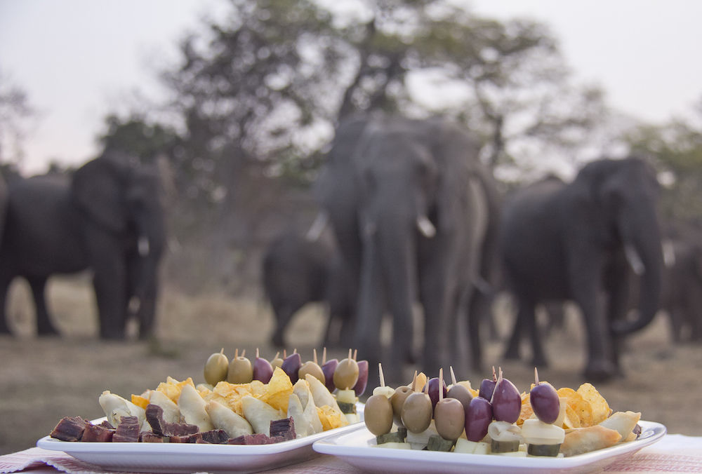 Ivory Lodge Dete Buitenkant foto