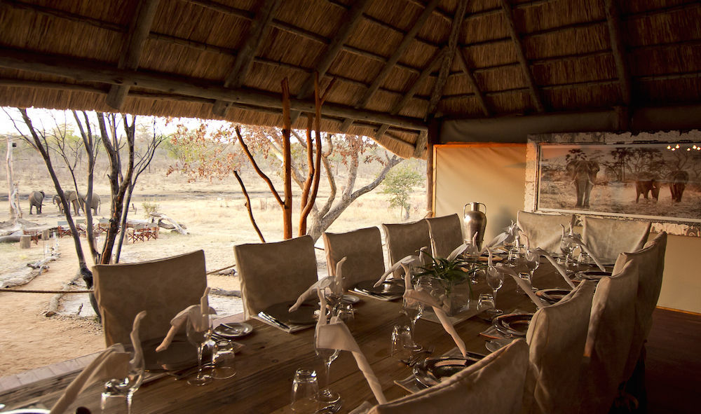 Ivory Lodge Dete Buitenkant foto